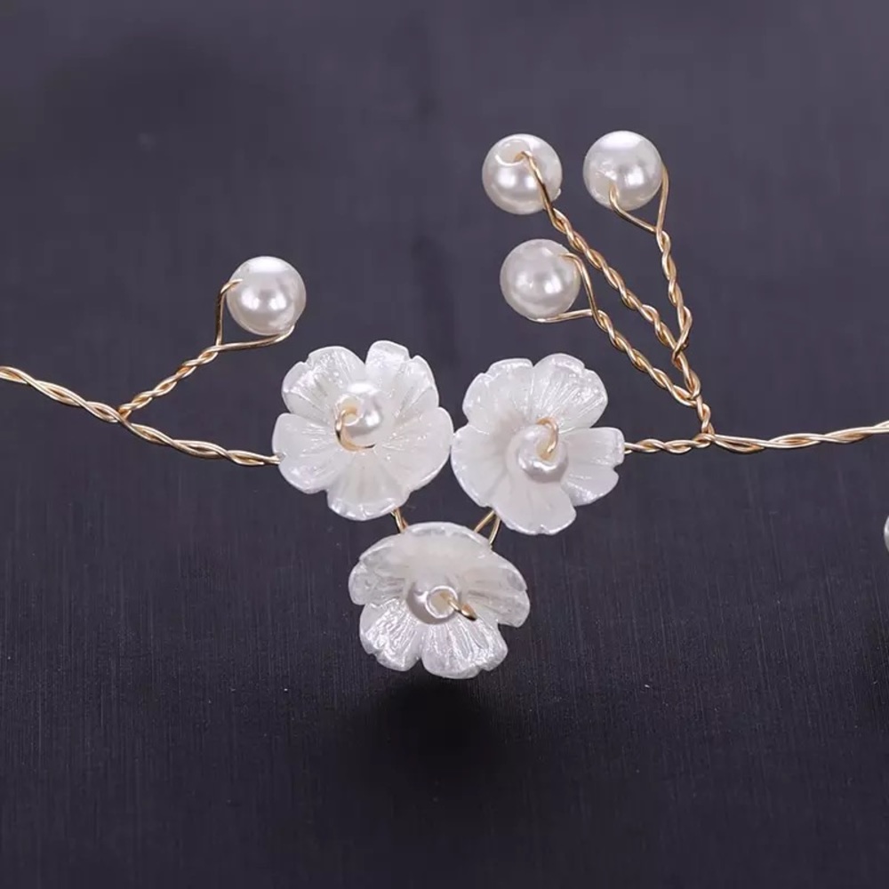 Delicate White Flower and Pearl Vine Headdress - Picture 9 of 15